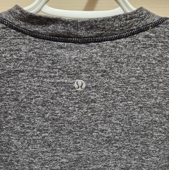 Lululemon long sleeve shirt - Picture 4 of 8